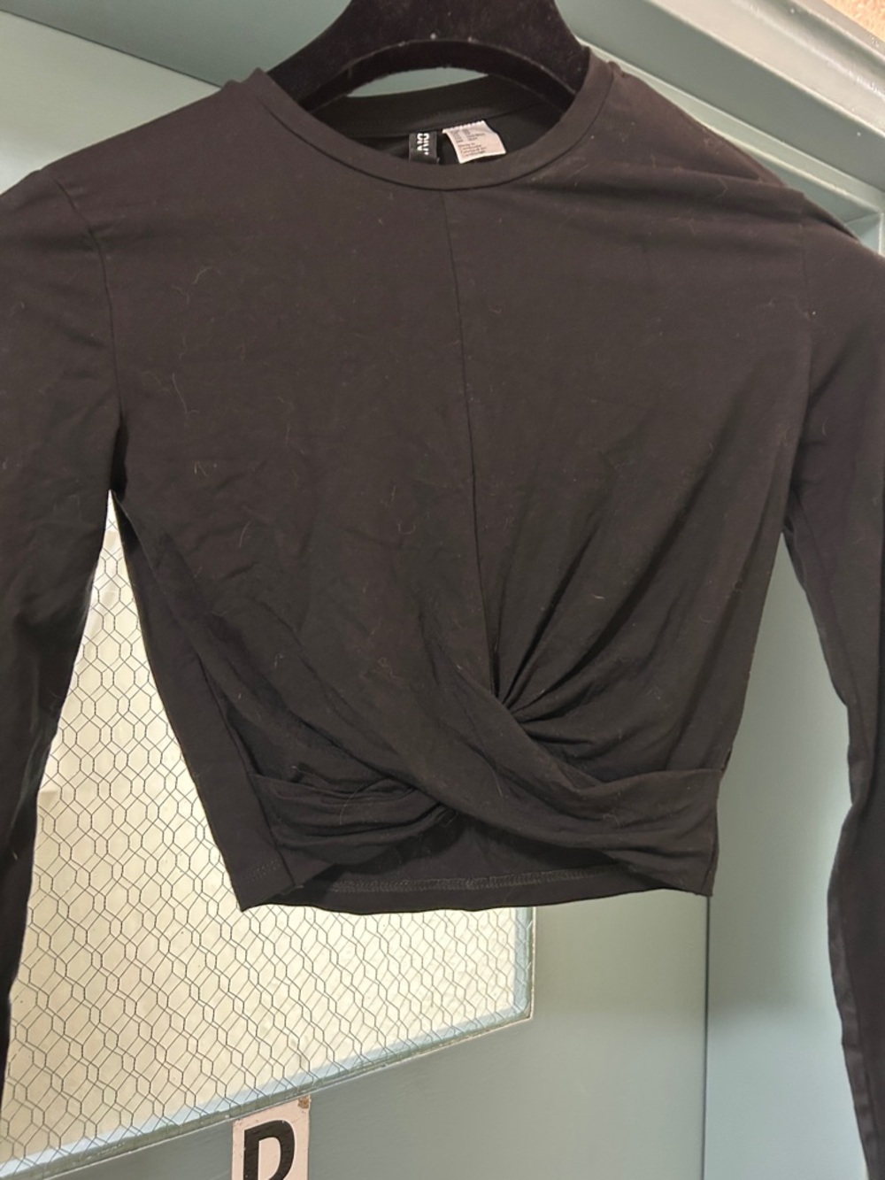 H&M Ladies Divided Black Dept Long Sleeve Front Knot Crop Top NEW NO TAG Size XS